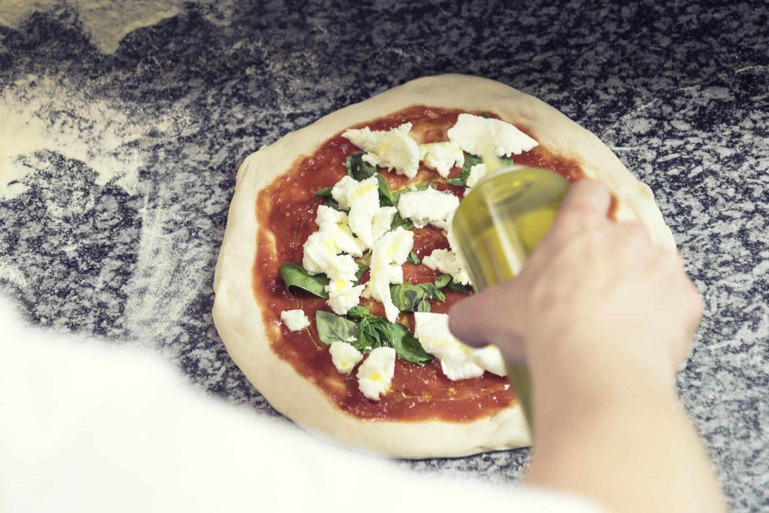 Pizza aus dem Holzofen